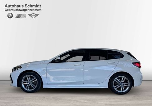 BMW 118, 2023
