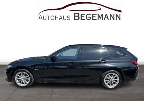 BMW 330, 2023