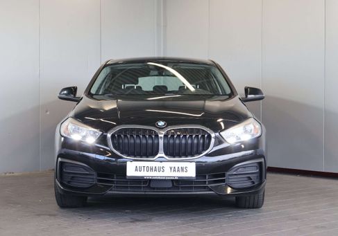 BMW 118, 2021