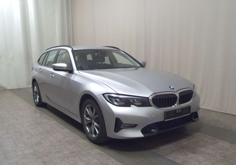 BMW 330, 2021