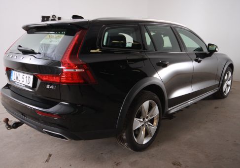 Volvo V60 Cross Country, 2021