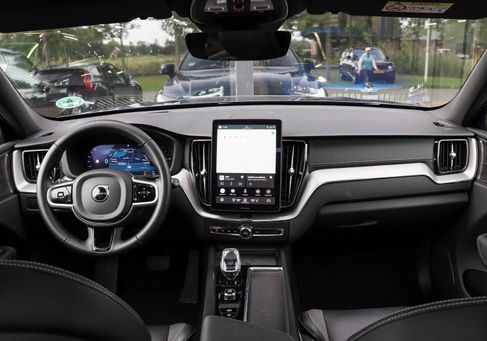 Volvo XC60, 2025 2