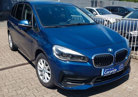 BMW 216, 2021