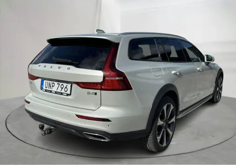 Volvo V60 Cross Country, 2022