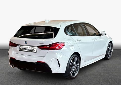 BMW 118, 2023