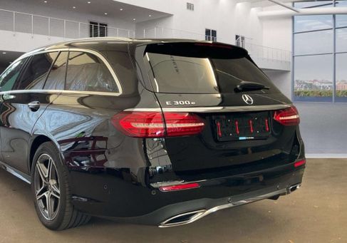 Mercedes-Benz E 300, 2021 3