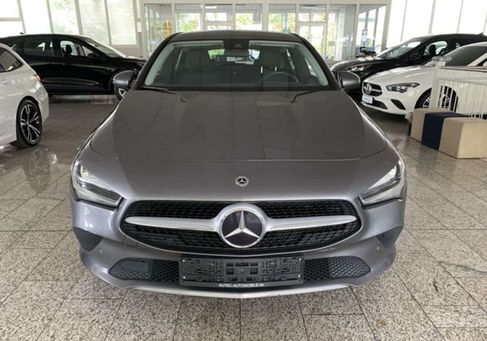 Mercedes-Benz CLA 200, 2022