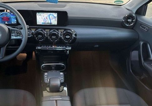 Mercedes-Benz A 250, 2022