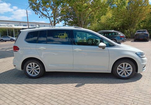 Volkswagen Touran, 2019 3