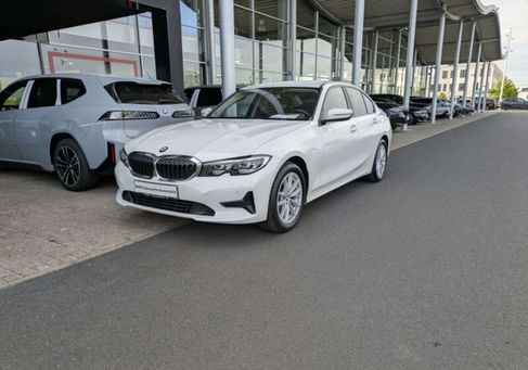 BMW 318, 2022