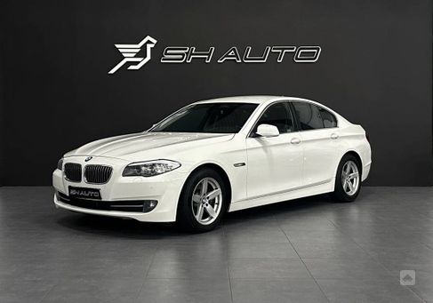 BMW 523, 2011