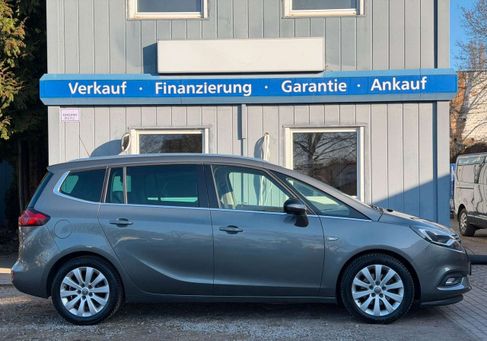 Opel Zafira, 2018