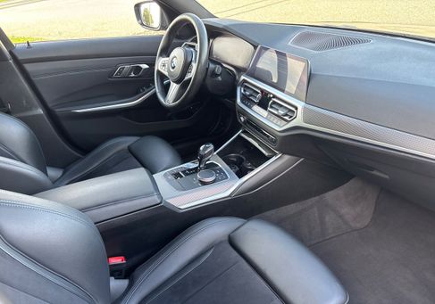 BMW 330, 2021 3