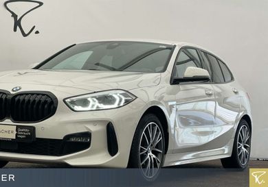 BMW 118, 2022