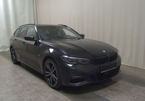 BMW 320, 2022 3