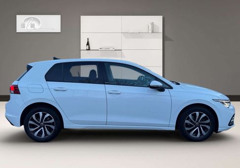 Volkswagen Golf, 2022