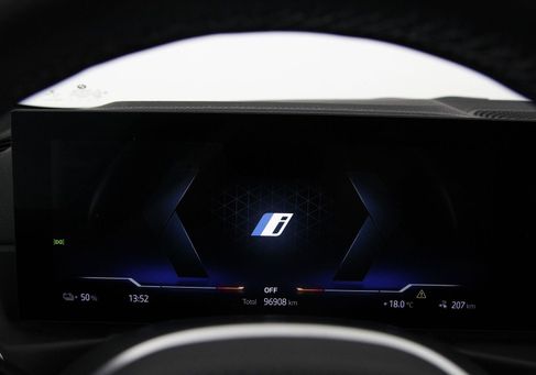 BMW i4, 2022 3