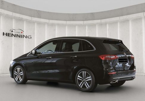 Mercedes-Benz B 180, 2022