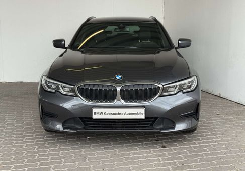 BMW 320, 2022 3
