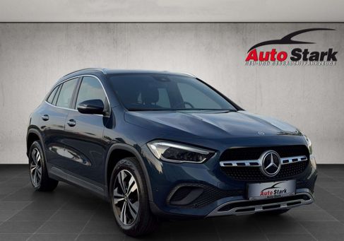 Mercedes-Benz GLA 200, 2021