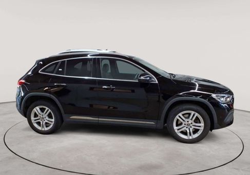 Mercedes-Benz GLA 250, 2021