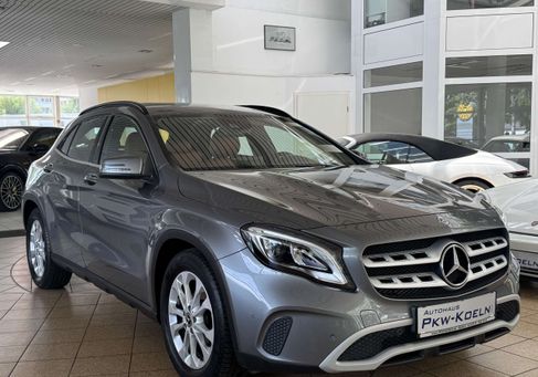 Mercedes-Benz GLA 180, 2020