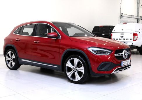 Mercedes-Benz GLA 200, 2021