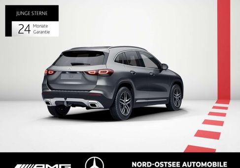 Mercedes-Benz GLA 200, 2021