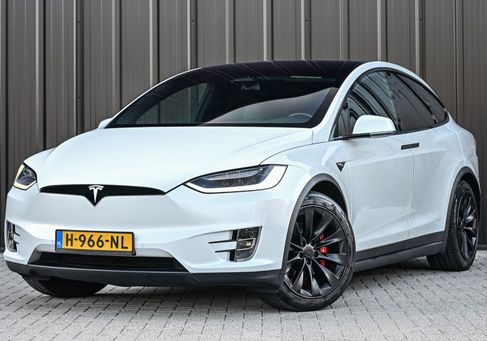 Tesla Model X, 2017