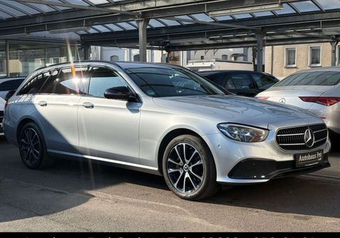 Mercedes-Benz E 220, 2022