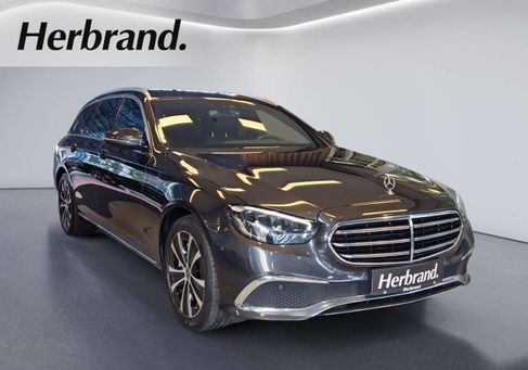 Mercedes-Benz E 300, 2023 2