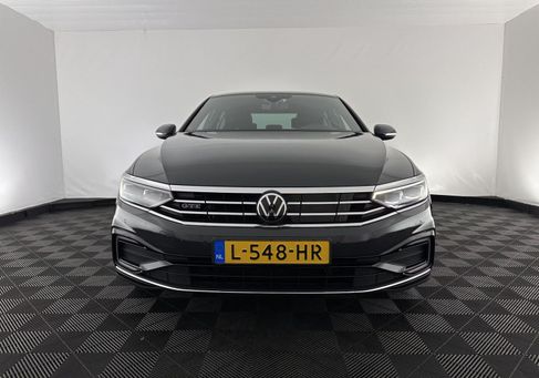Volkswagen Passat, 2021