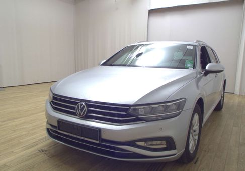 Volkswagen Passat, 2022