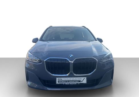 BMW 220, 2025