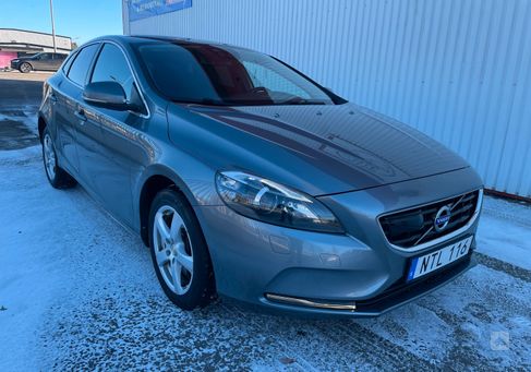 Volvo V40, 2016