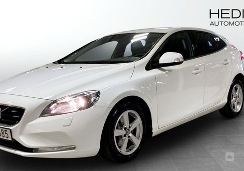 Volvo V40, 2016