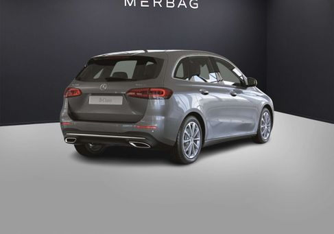 Mercedes-Benz B 200, 2022