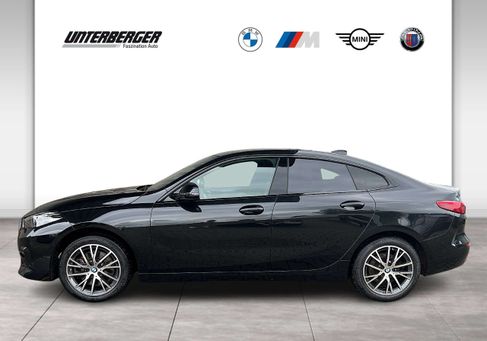 BMW 220, 2023 3