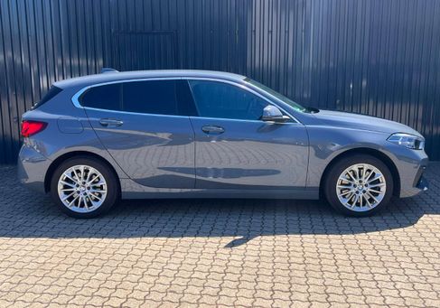 BMW 120, 2023
