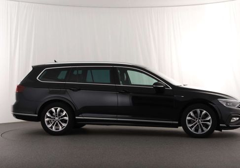 Volkswagen Passat Variant, 2023 3