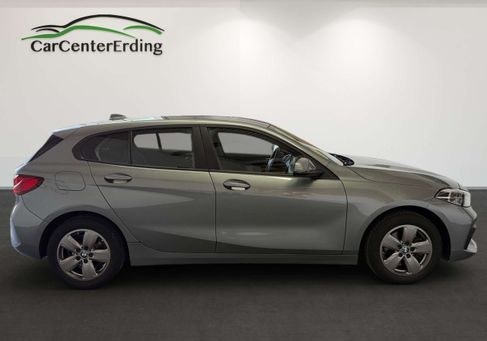 BMW 118, 2022
