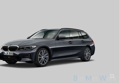 BMW 330, 2021