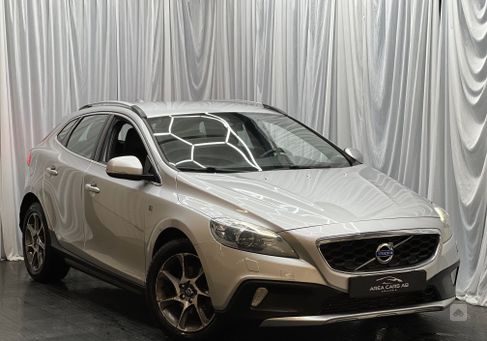 Volvo V40 Cross Country, 2015