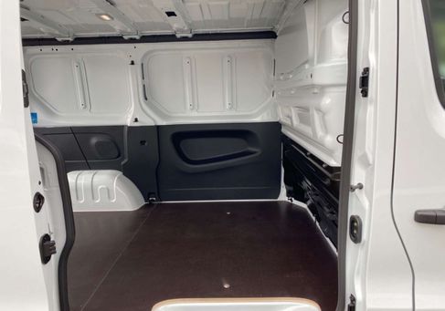 Nissan Primastar, 2024