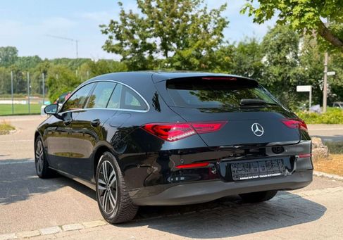Mercedes-Benz CLA 200, 2022