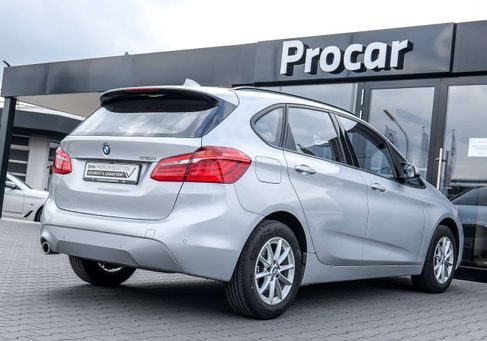 BMW 216, 2021