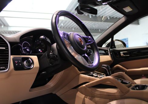 Porsche Cayenne, 2023