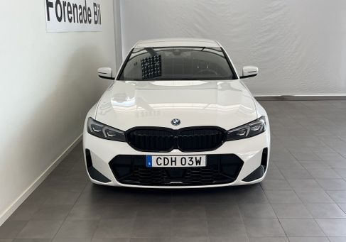 BMW 330, 2025
