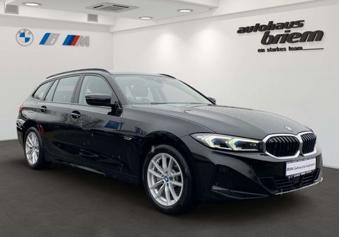BMW 330, 2022