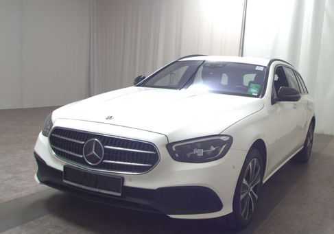 Mercedes-Benz E 300, 2022